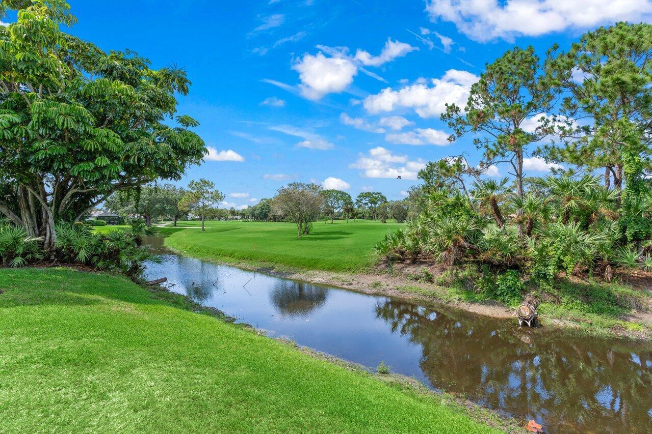 EASTPOINTE COUNTRY CLUB 8 - Residential Lease