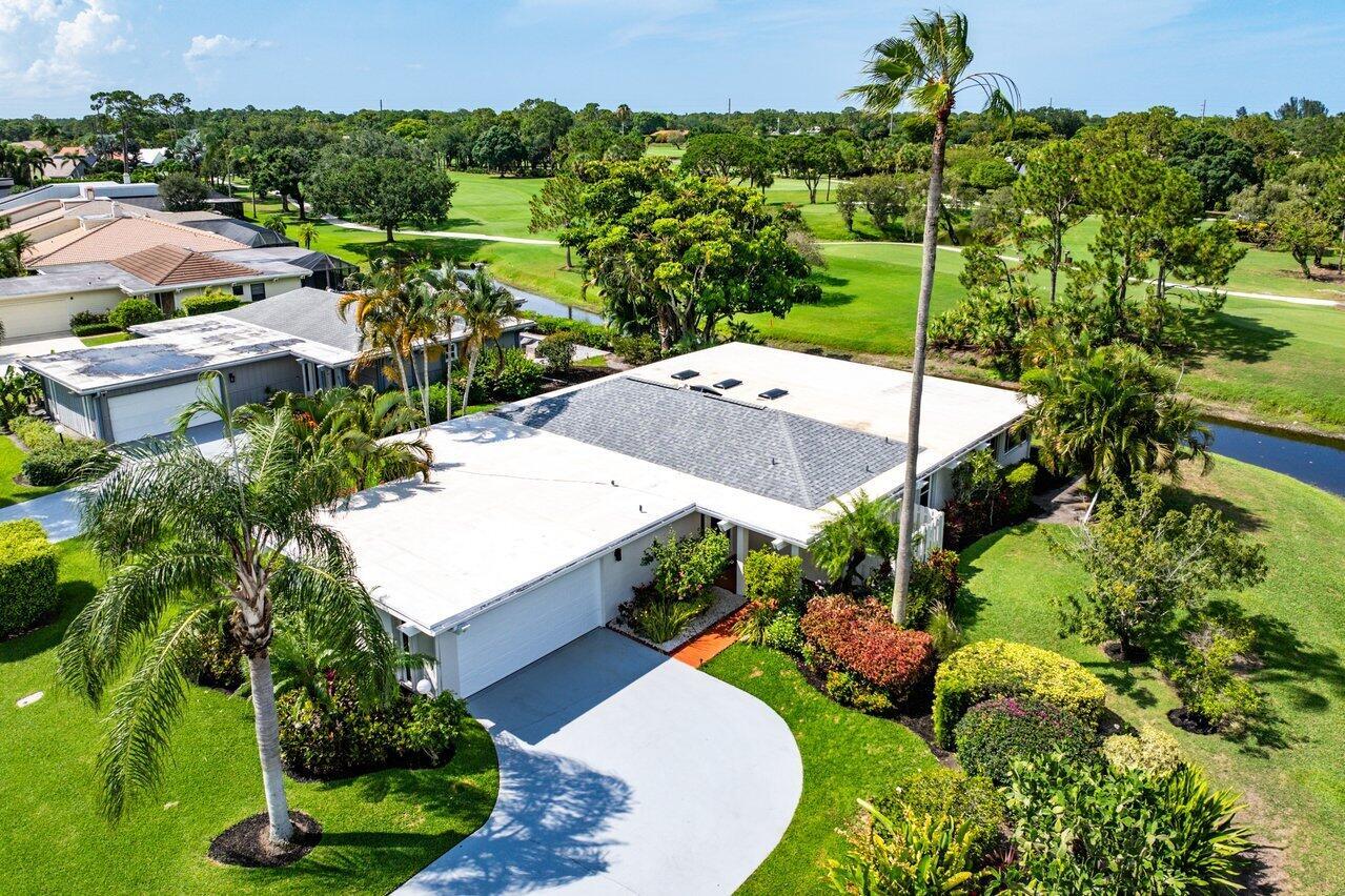 EASTPOINTE COUNTRY CLUB 8 - Residential Lease