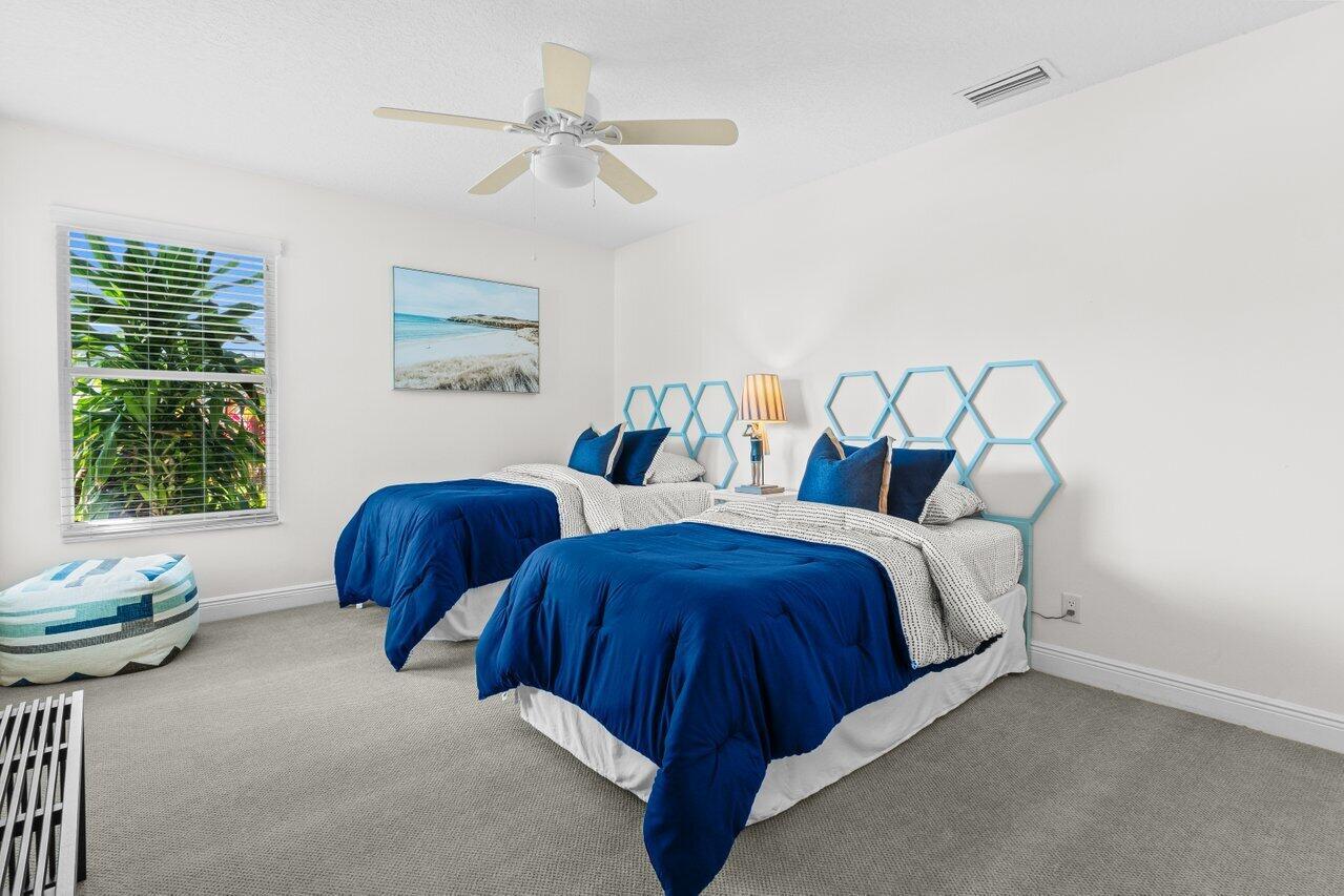 EASTPOINTE COUNTRY CLUB 8 - Residential Lease