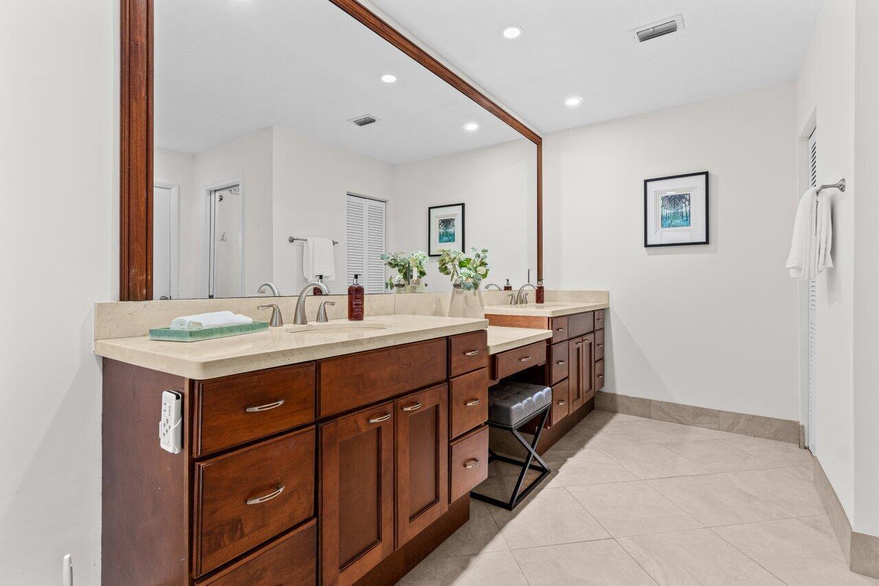 EASTPOINTE COUNTRY CLUB 8 - Residential Lease