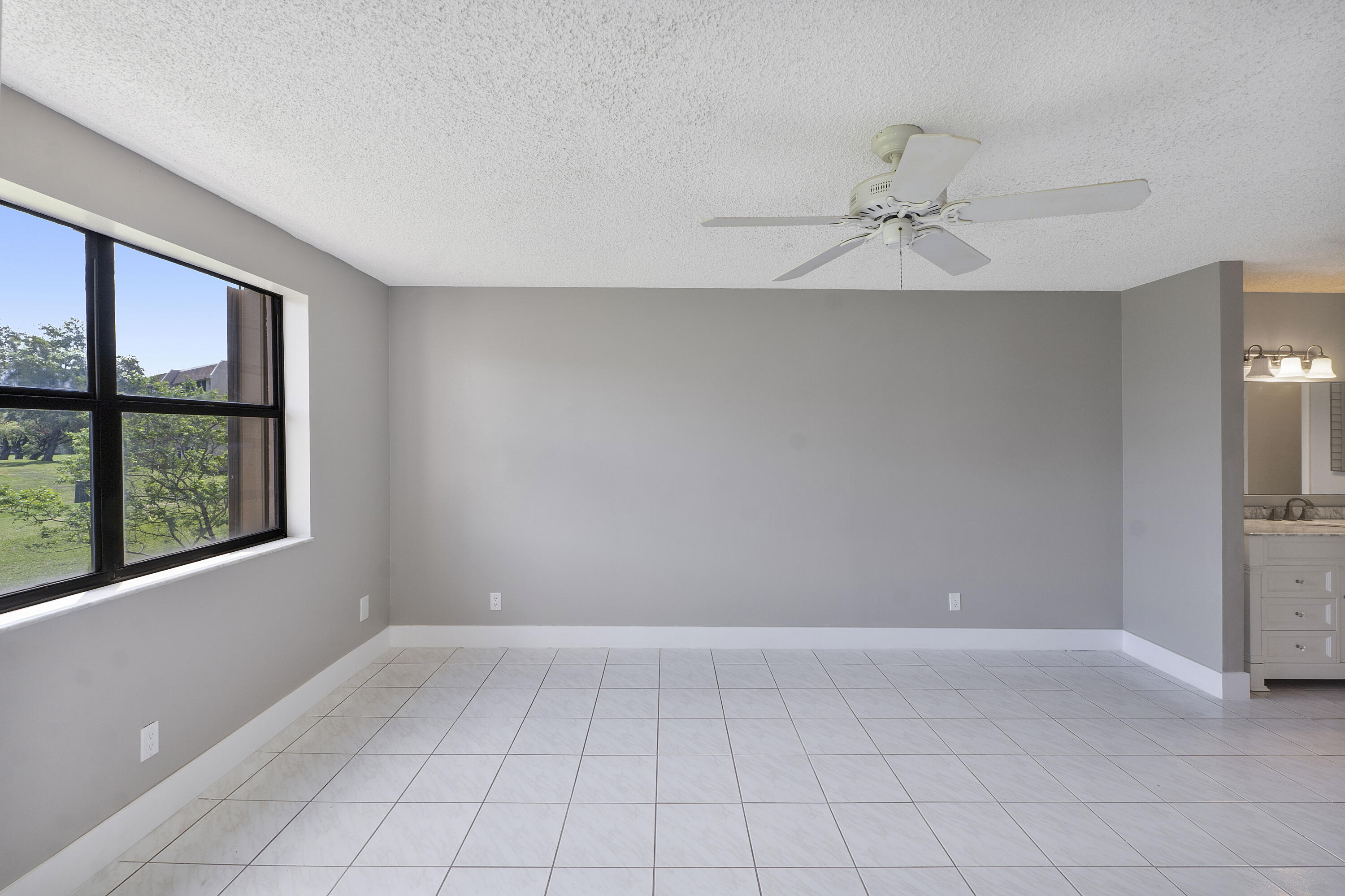 SUNRISE LAKES 185 CONDO - Residential