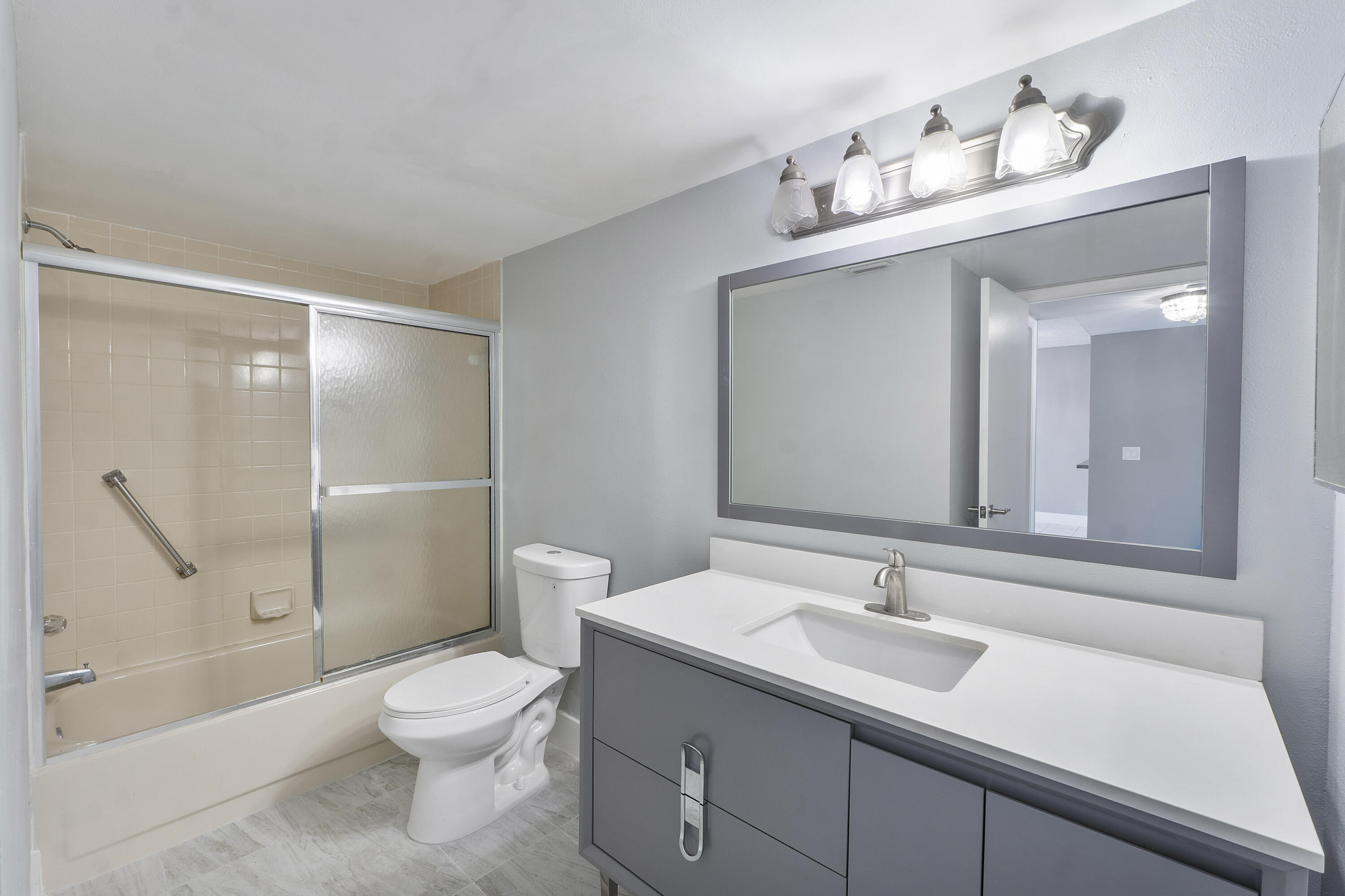 SUNRISE LAKES 185 CONDO - Residential