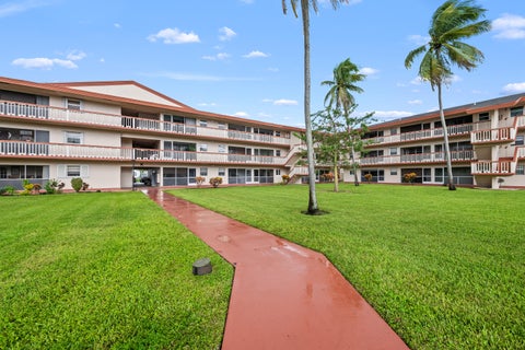 Tiny photo for 5300 WASHINGTON Street #K330, Hollywood, FL 33021 (MLS # B26084164)
