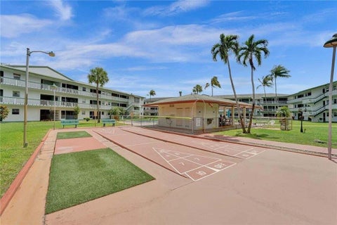 Tiny photo for 5300 WASHINGTON Street #K330, Hollywood, FL 33021 (MLS # B26084164)