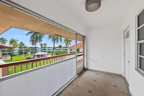 Tiny photo for 5300 WASHINGTON Street #K330, Hollywood, FL 33021 (MLS # B26084164)
