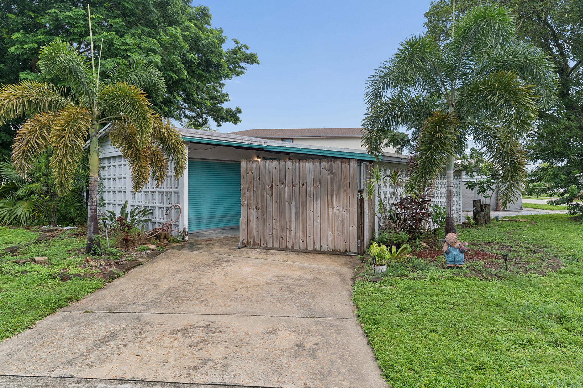 4700 NE 2ND Way