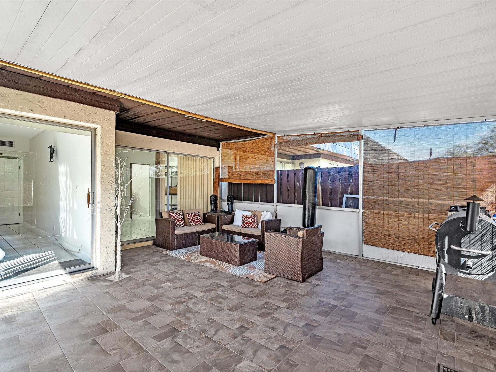 SHERIDAN OAKS VILLAS - Residential