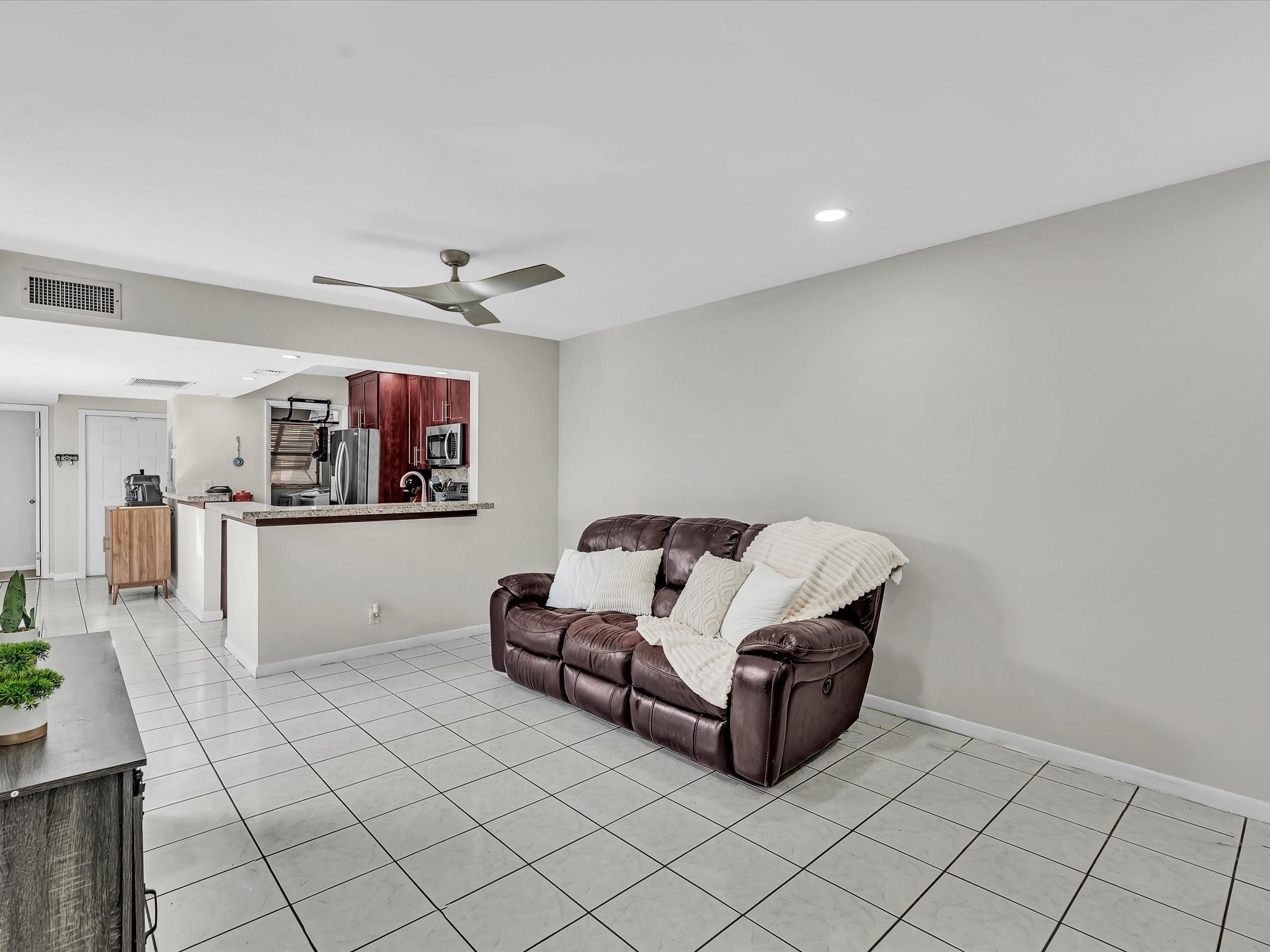 SHERIDAN OAKS VILLAS - Residential