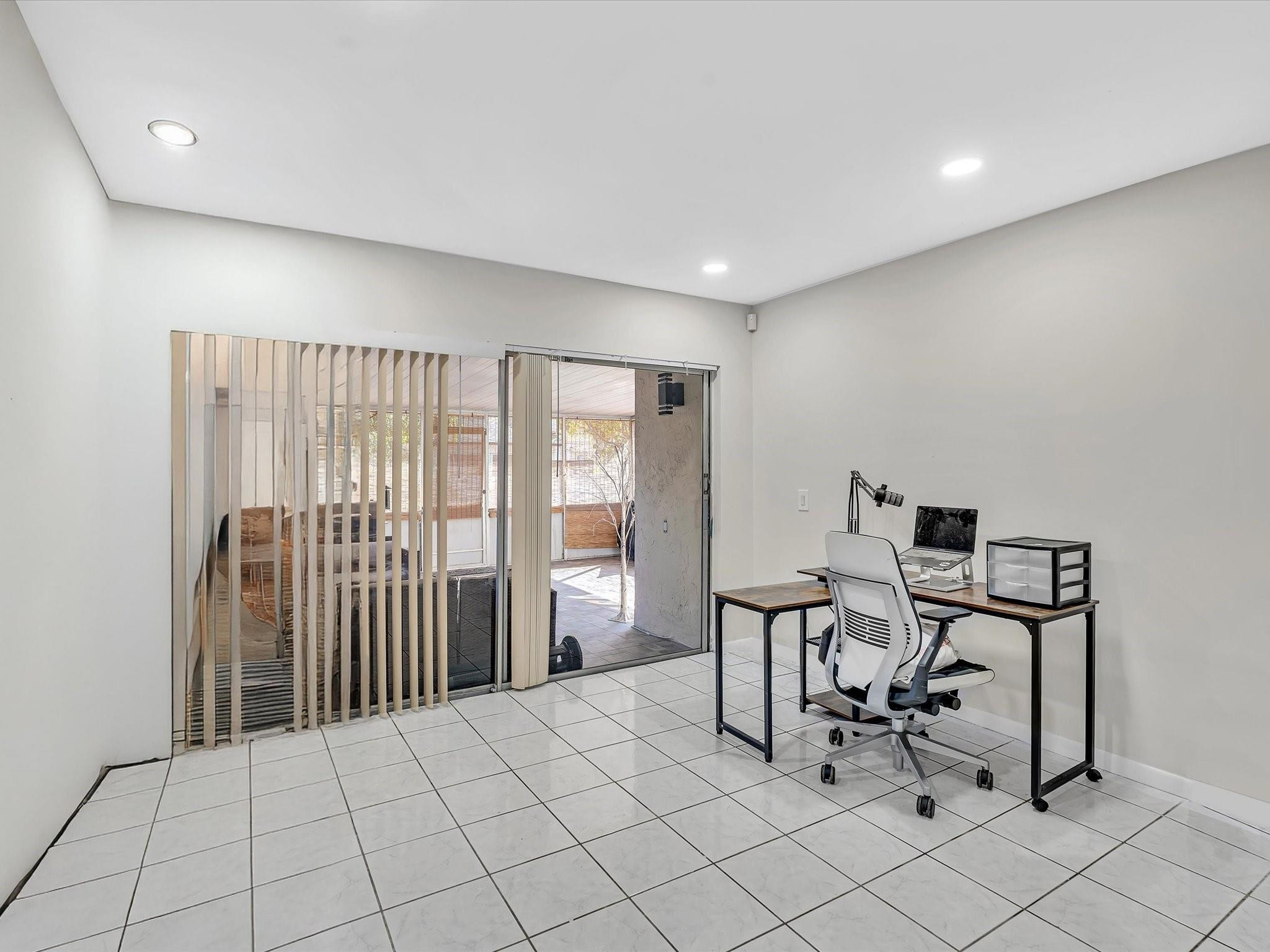 SHERIDAN OAKS VILLAS - Residential