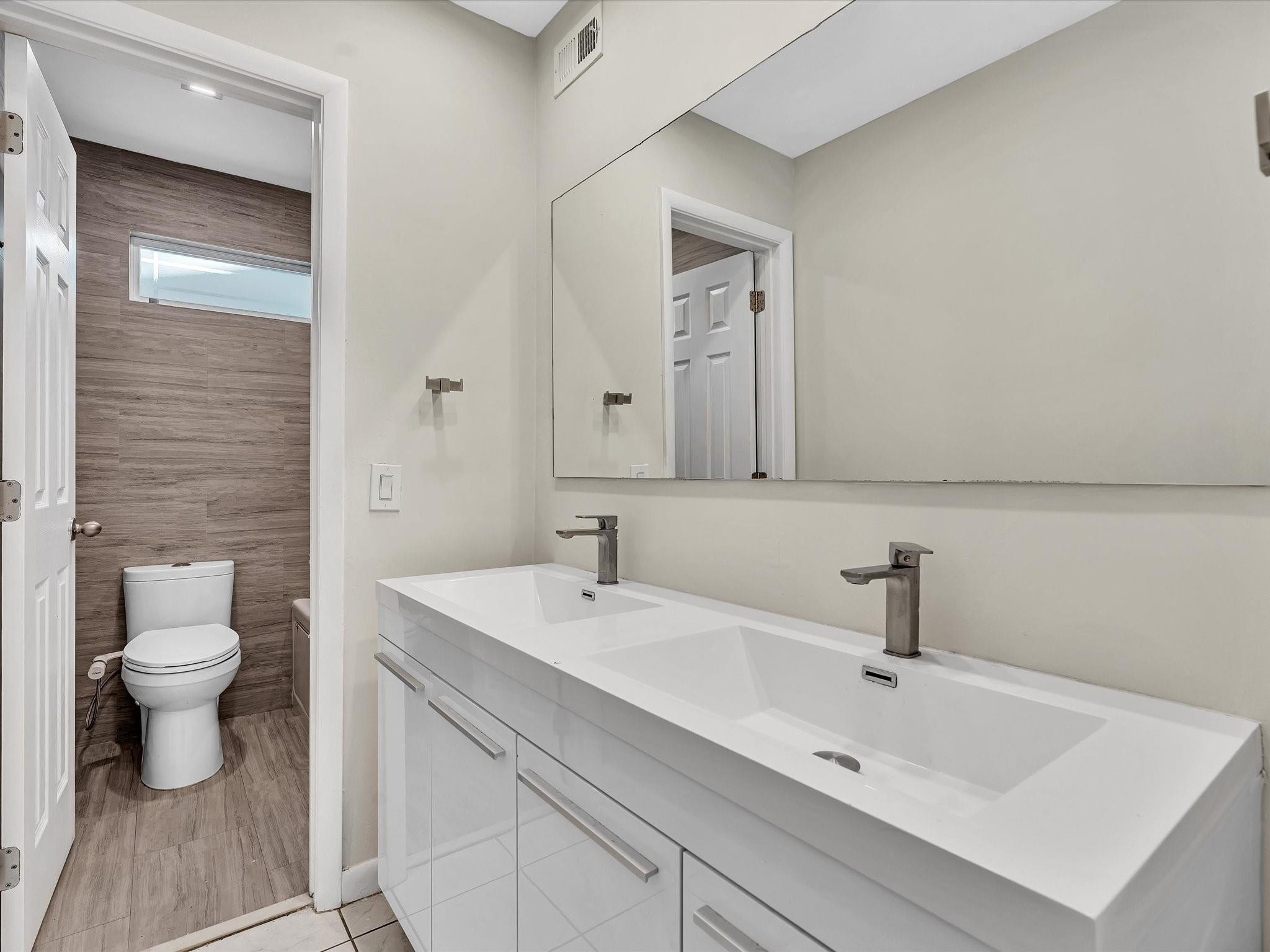 SHERIDAN OAKS VILLAS - Residential