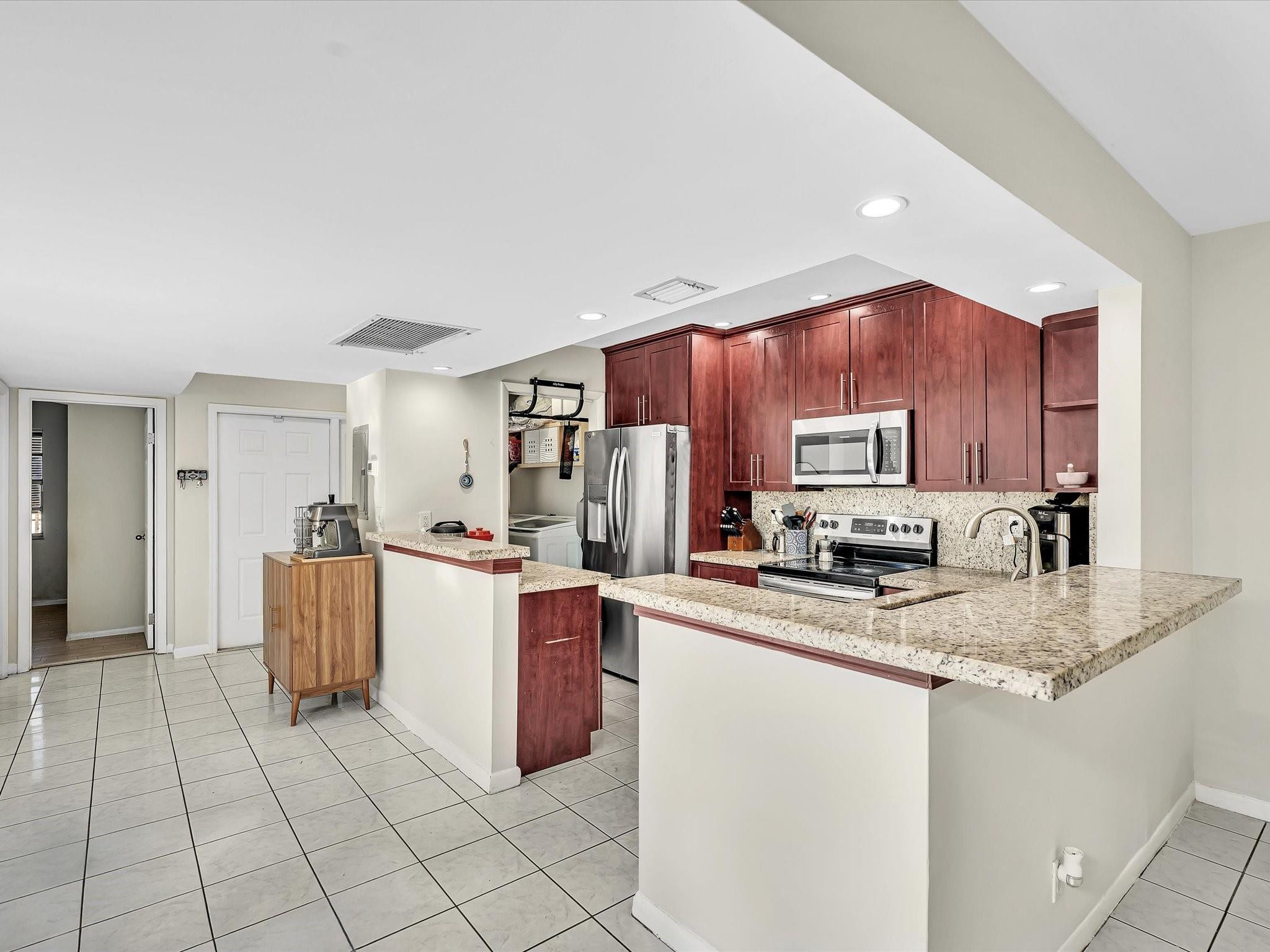 SHERIDAN OAKS VILLAS - Residential
