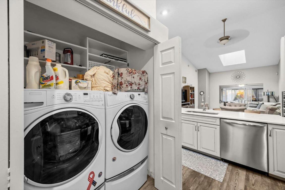 WHISPERING SOUND - Residential