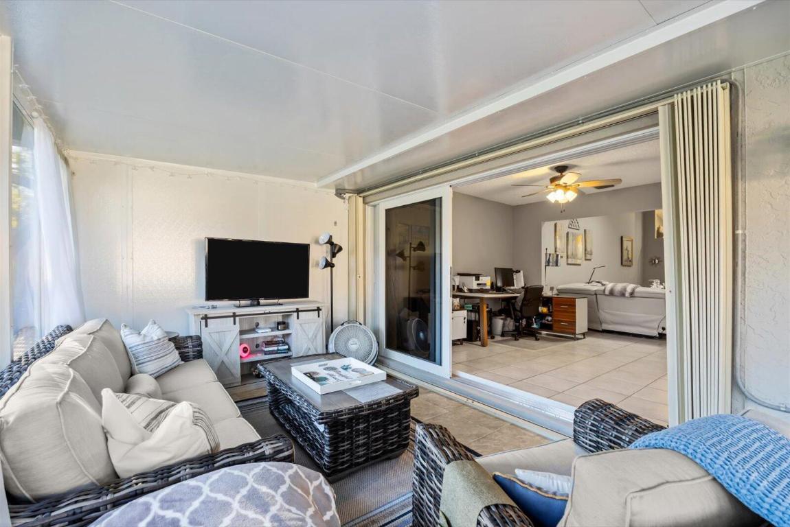 WHISPERING SOUND - Residential