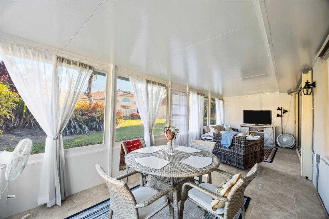 WHISPERING SOUND - Residential