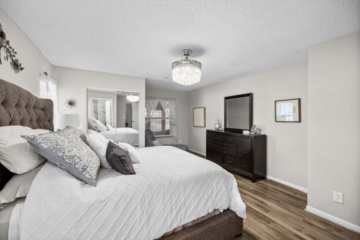 WHISPERING SOUND - Residential