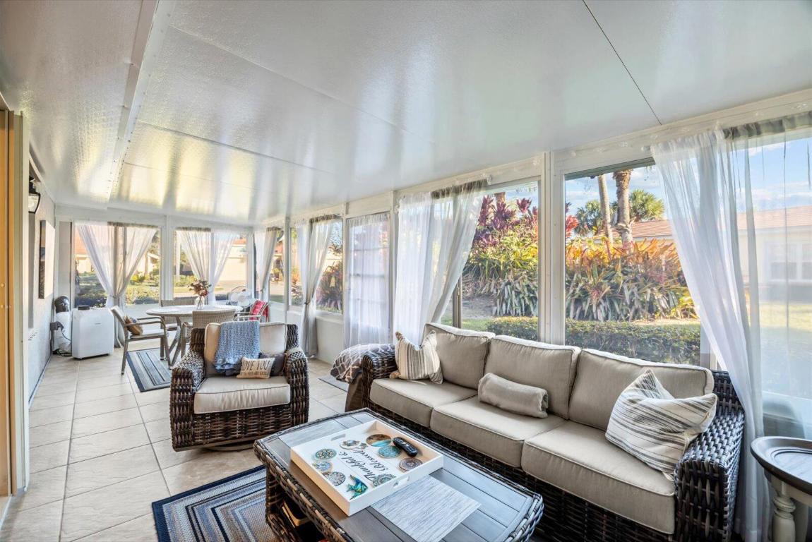 WHISPERING SOUND - Residential