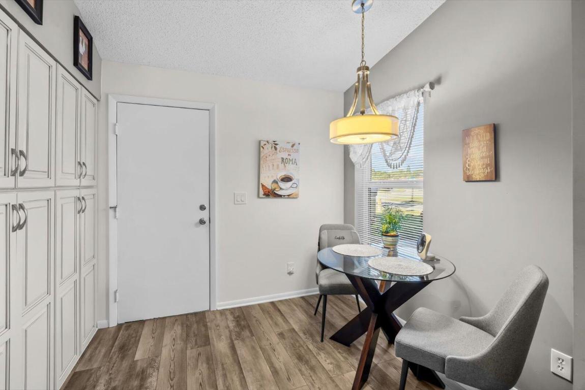 WHISPERING SOUND - Residential