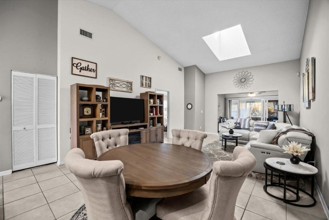 WHISPERING SOUND - Residential