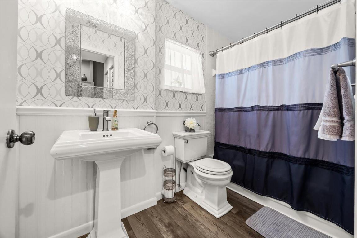 WHISPERING SOUND - Residential