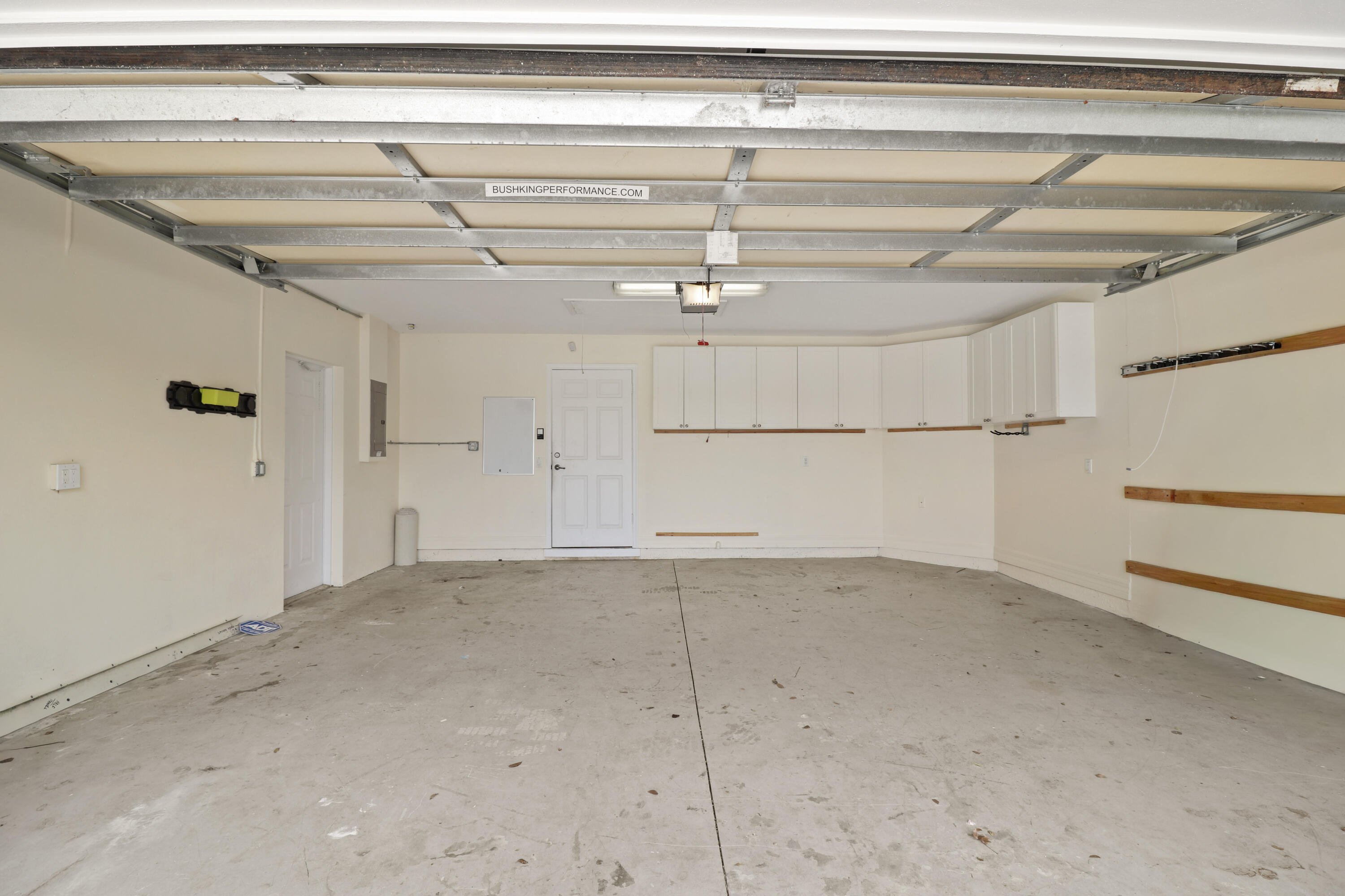 PORT SALERNO - Residential Lease