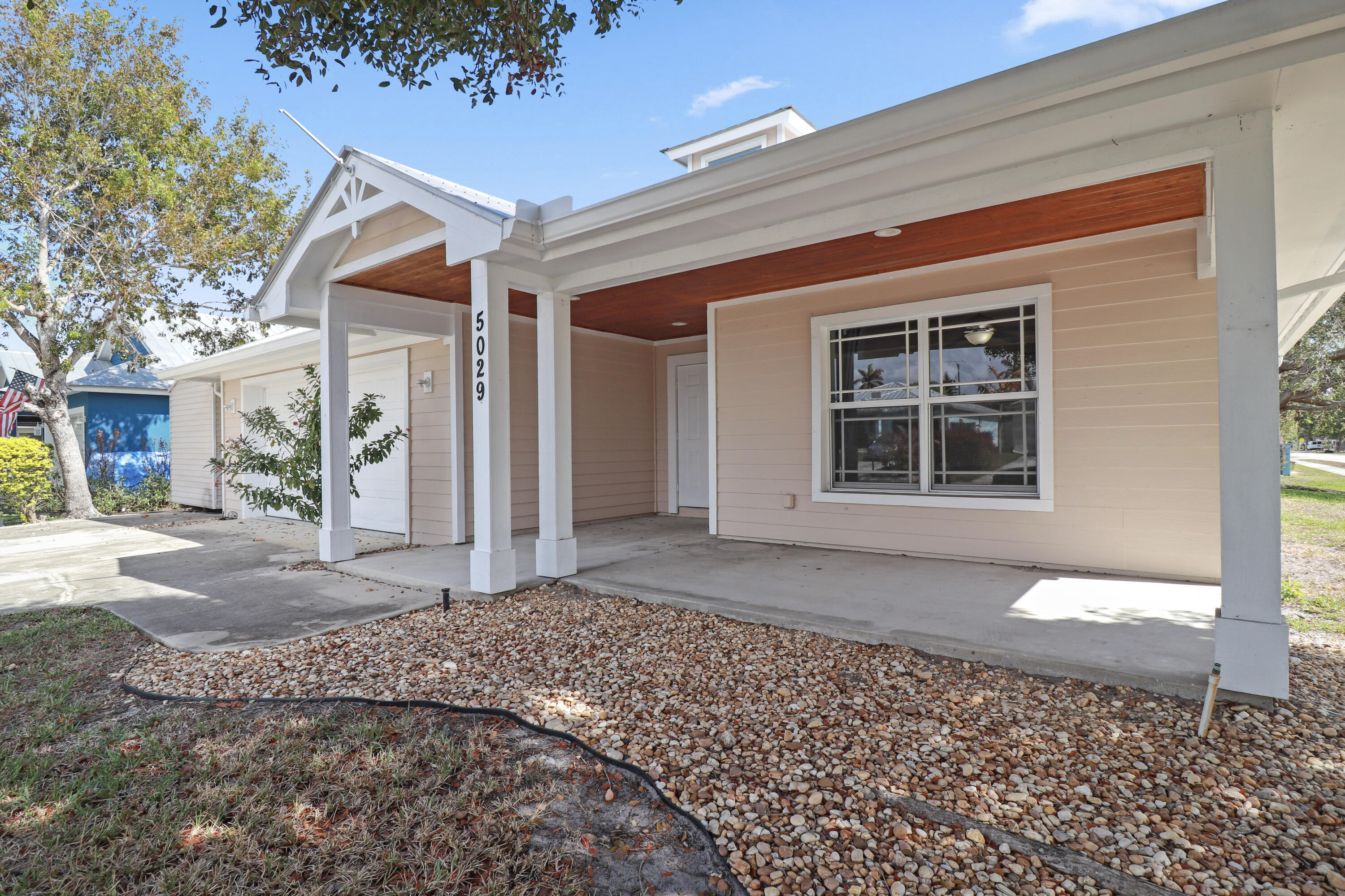 PORT SALERNO - Residential Lease