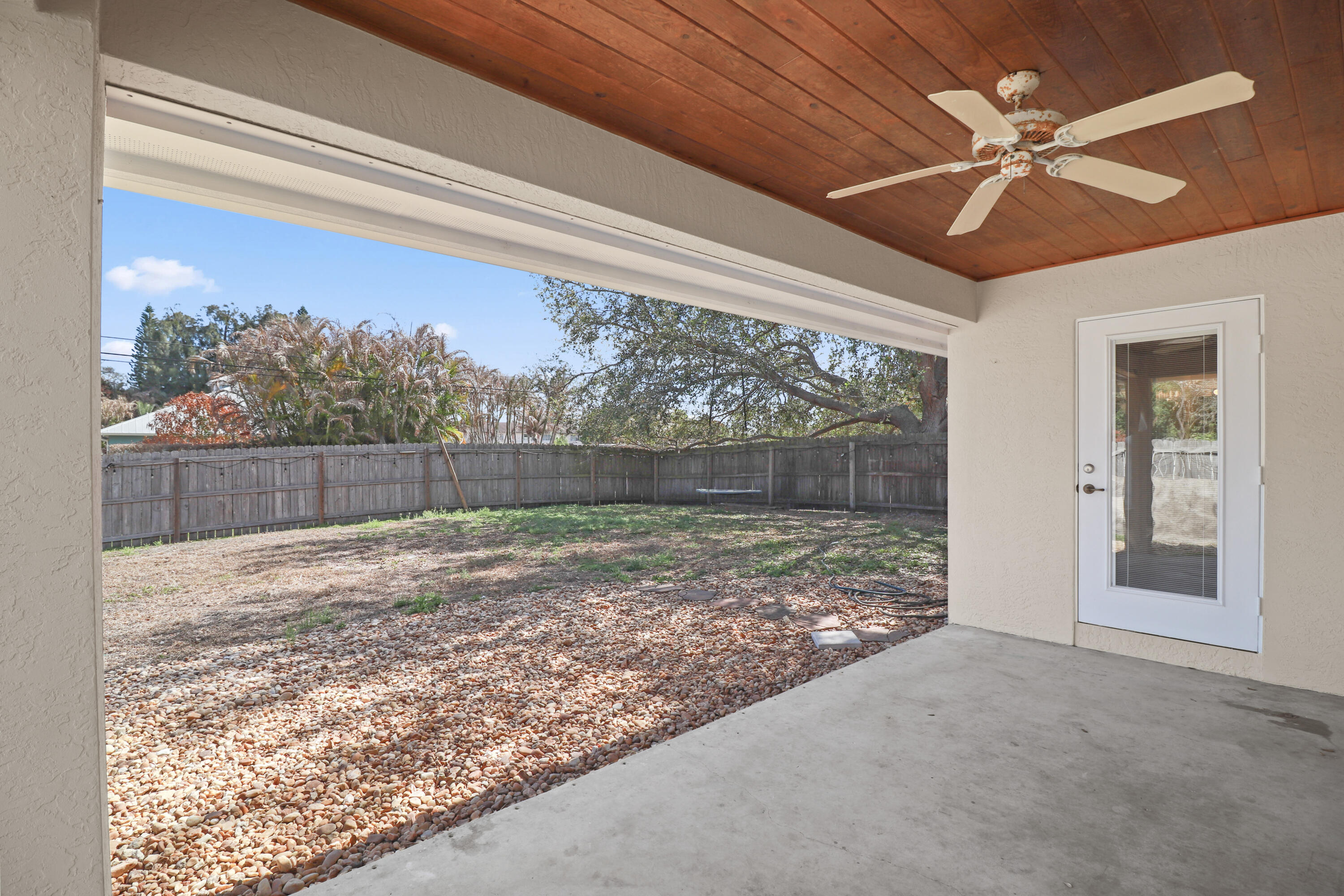 PORT SALERNO - Residential Lease