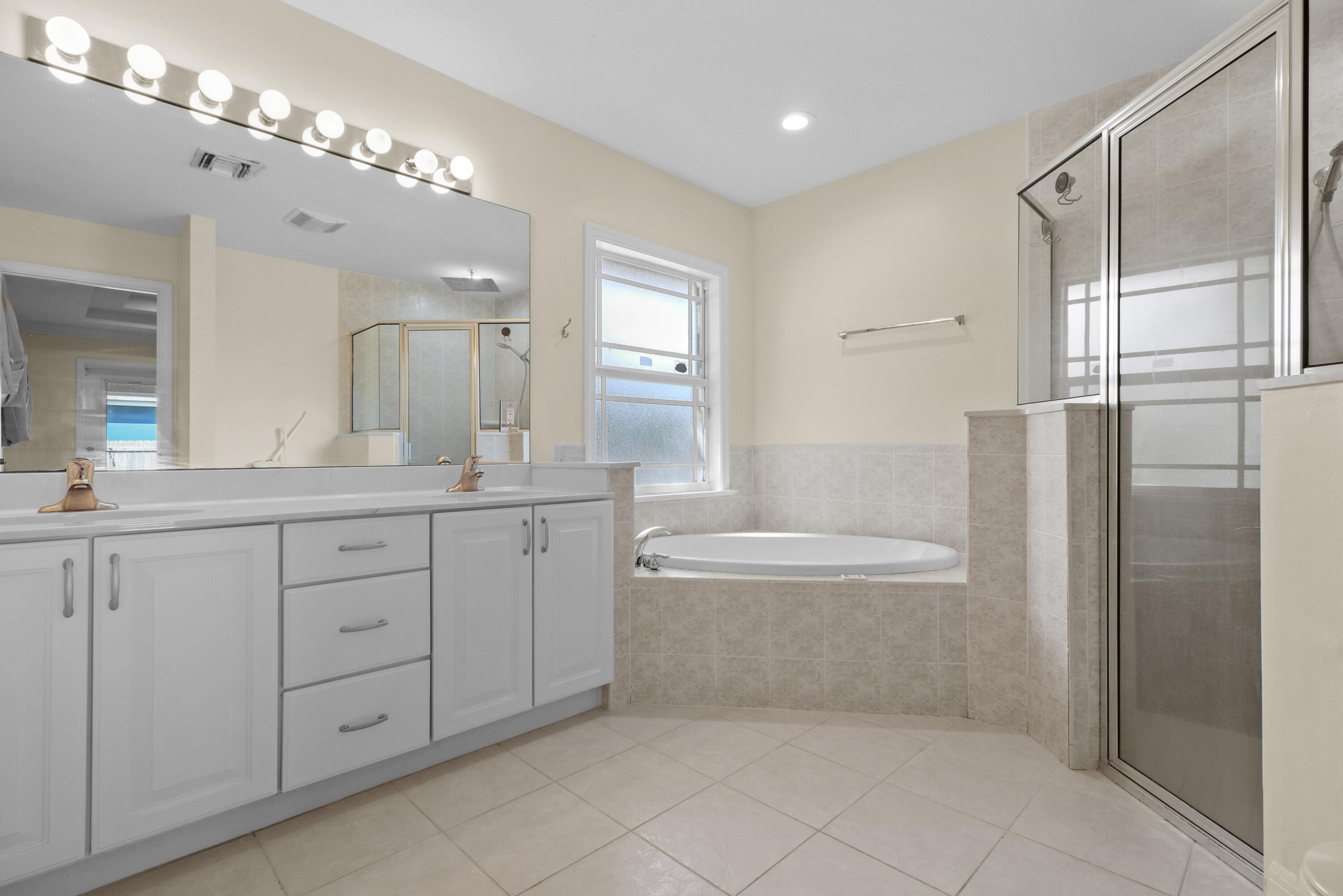 PORT SALERNO - Residential Lease