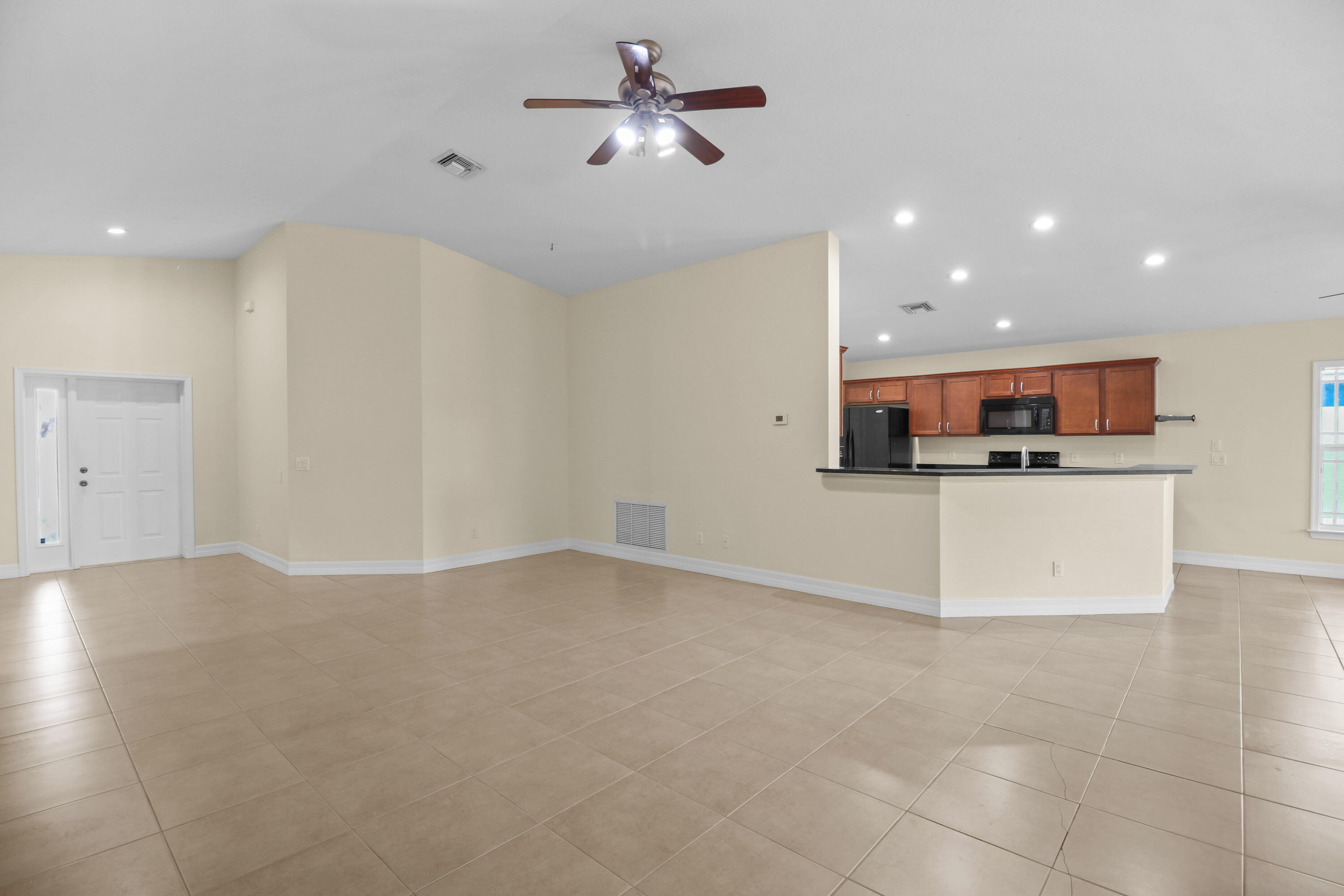 PORT SALERNO - Residential Lease