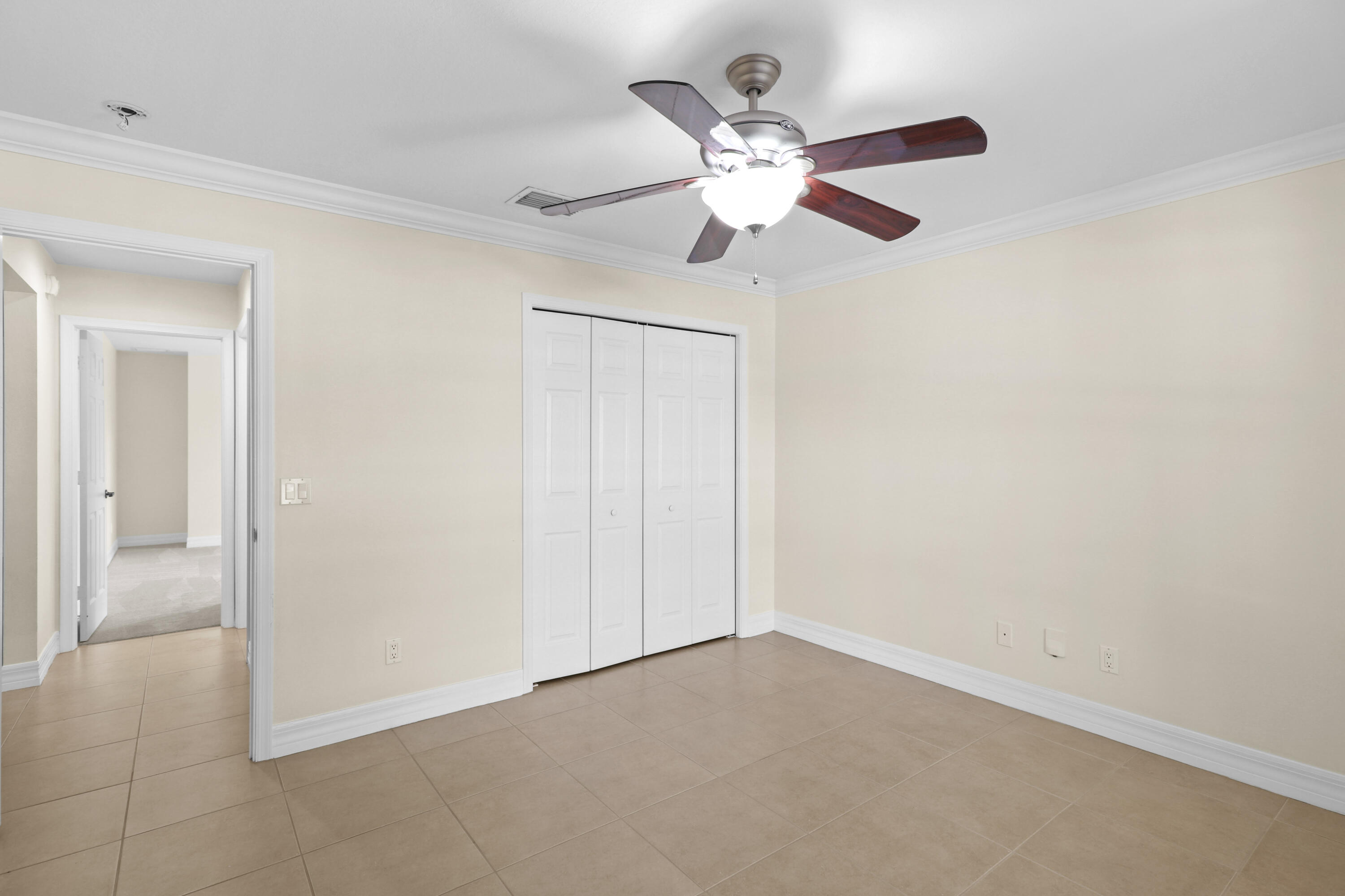 PORT SALERNO - Residential Lease