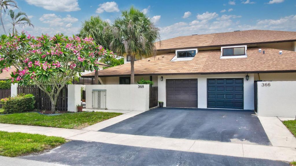 Photo of 368 SW 29th Avenue, Delray Beach, FL 33445 (MLS # R11098794)