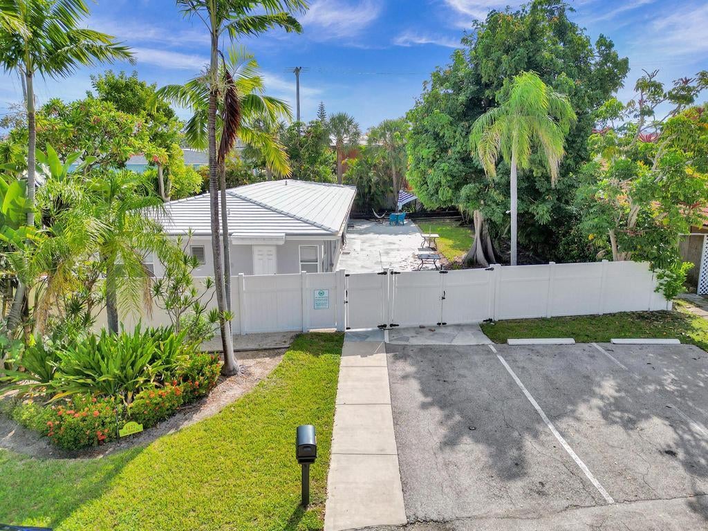 Photo of 4422 Sea Grape Drive, Lauderdale By The Sea, FL 33308 (MLS # B26077991)