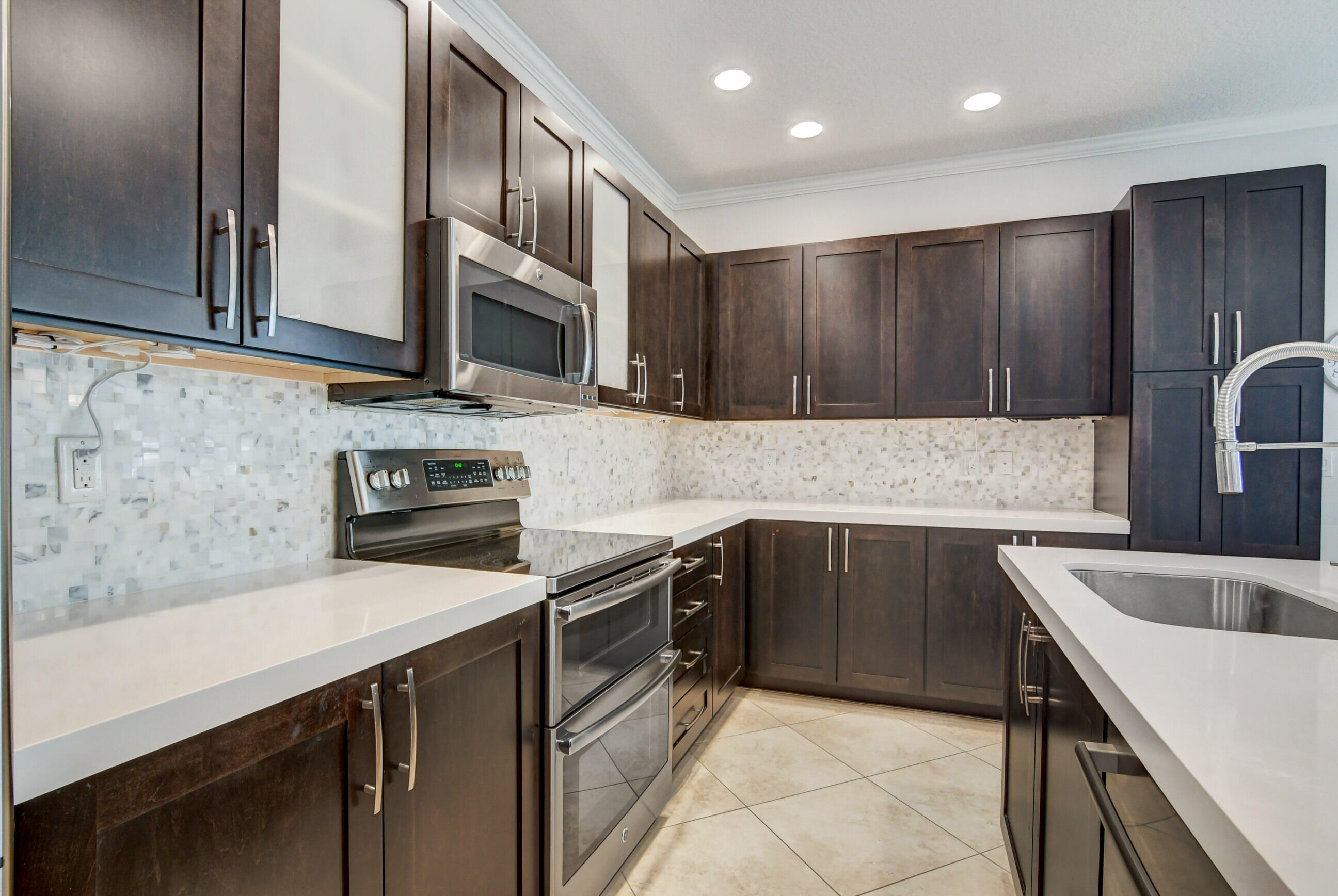 BLUE LAKLE TOWNHOMES - Residential