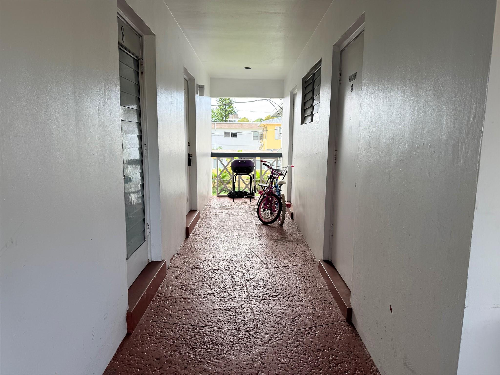 HOLLYWOOD - Residential Lease