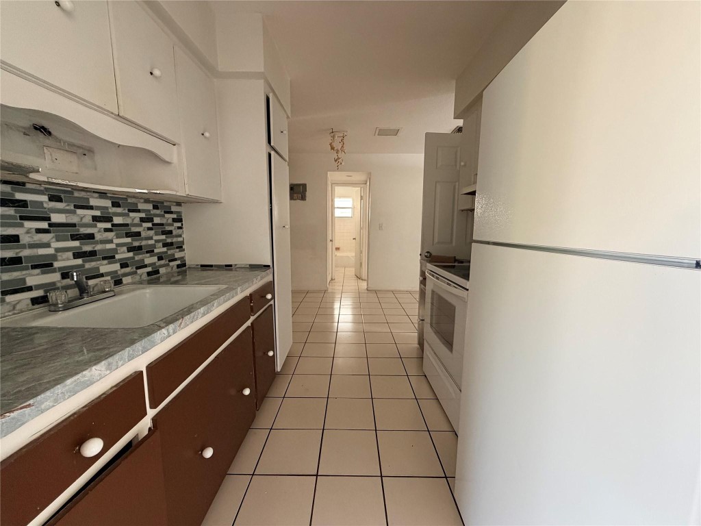 HOLLYWOOD - Residential Lease