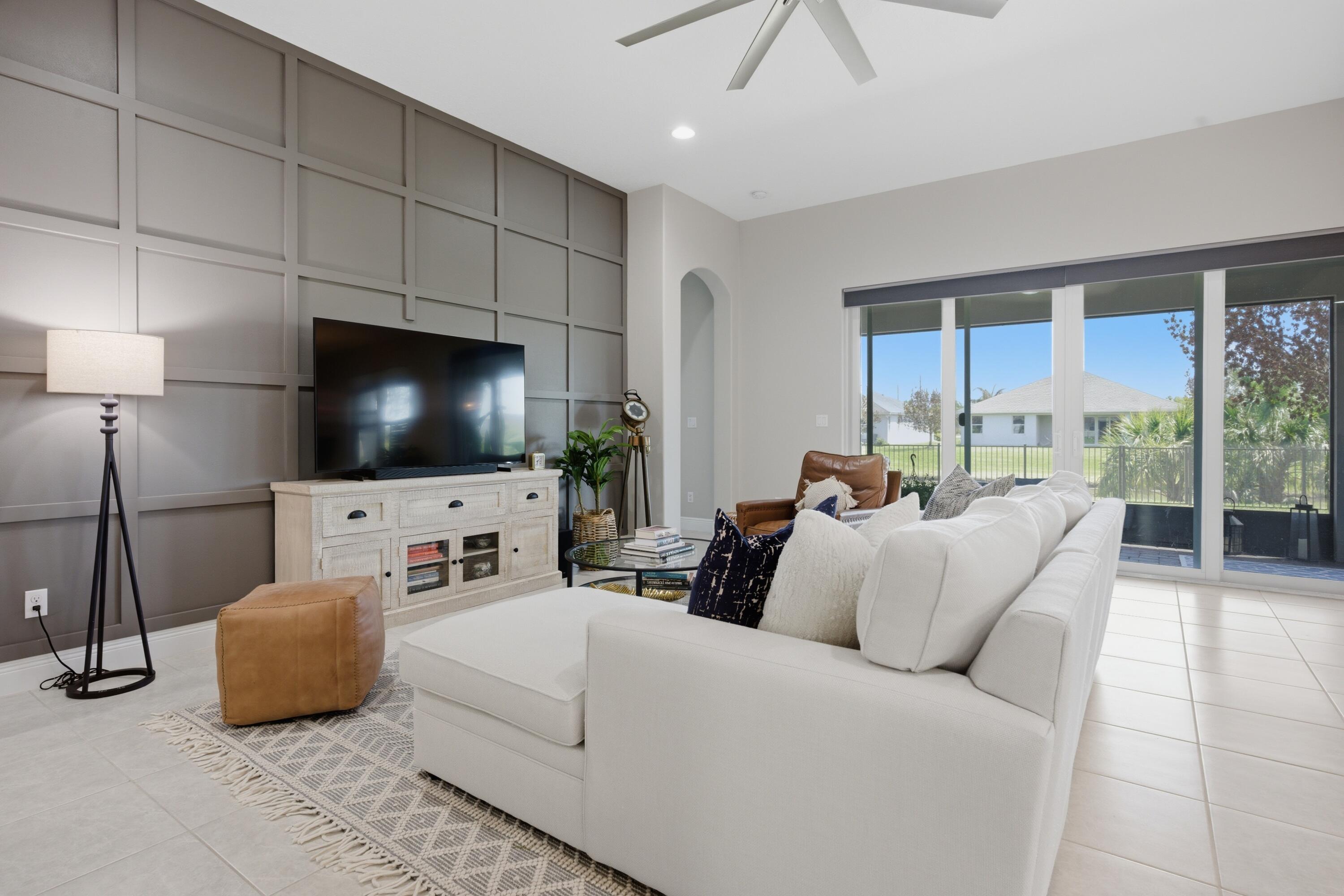 SEGOVIA LAKES PD REPLAT - Residential