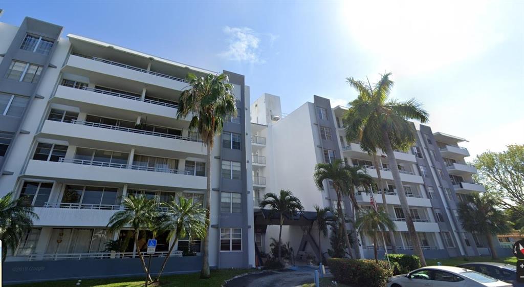 The Vintage Condominium - Residential
