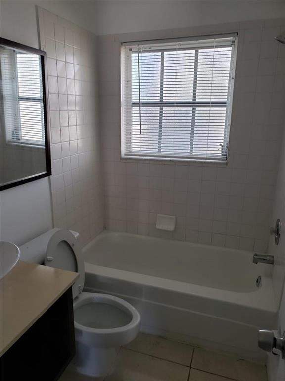 KENTWOOD OF WEDGEWOOD CONDO - Residential Lease