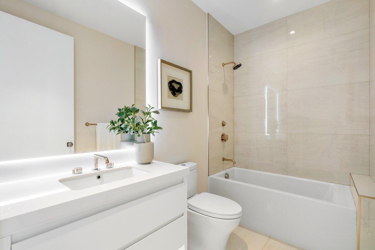 BOCA BEACH RESIDENCES - Residential