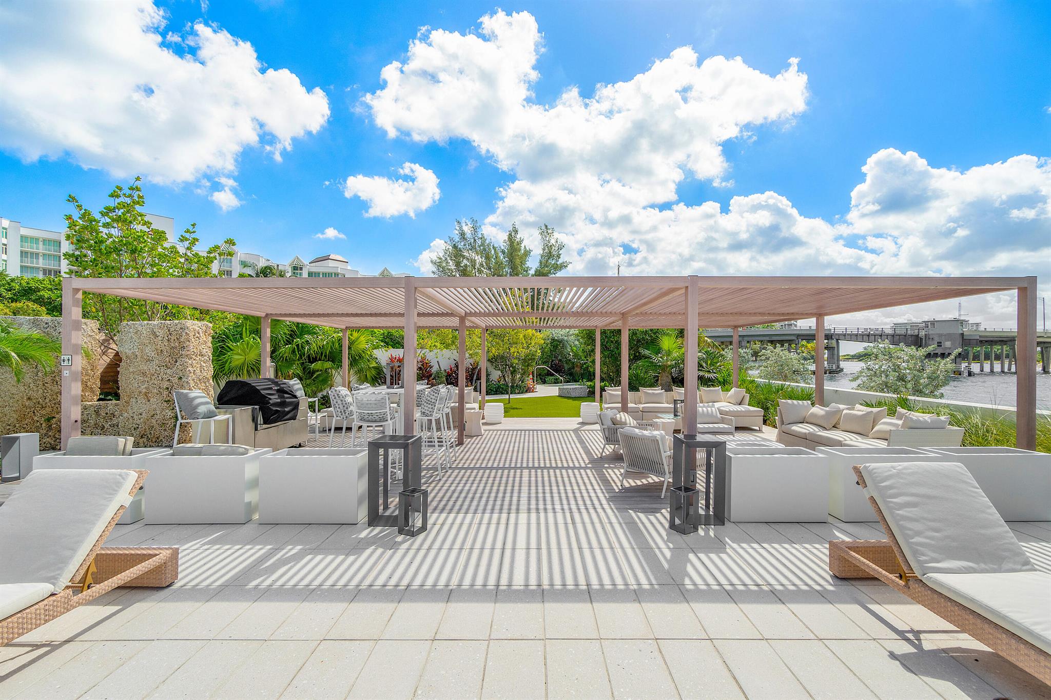 BOCA BEACH RESIDENCES - Residential