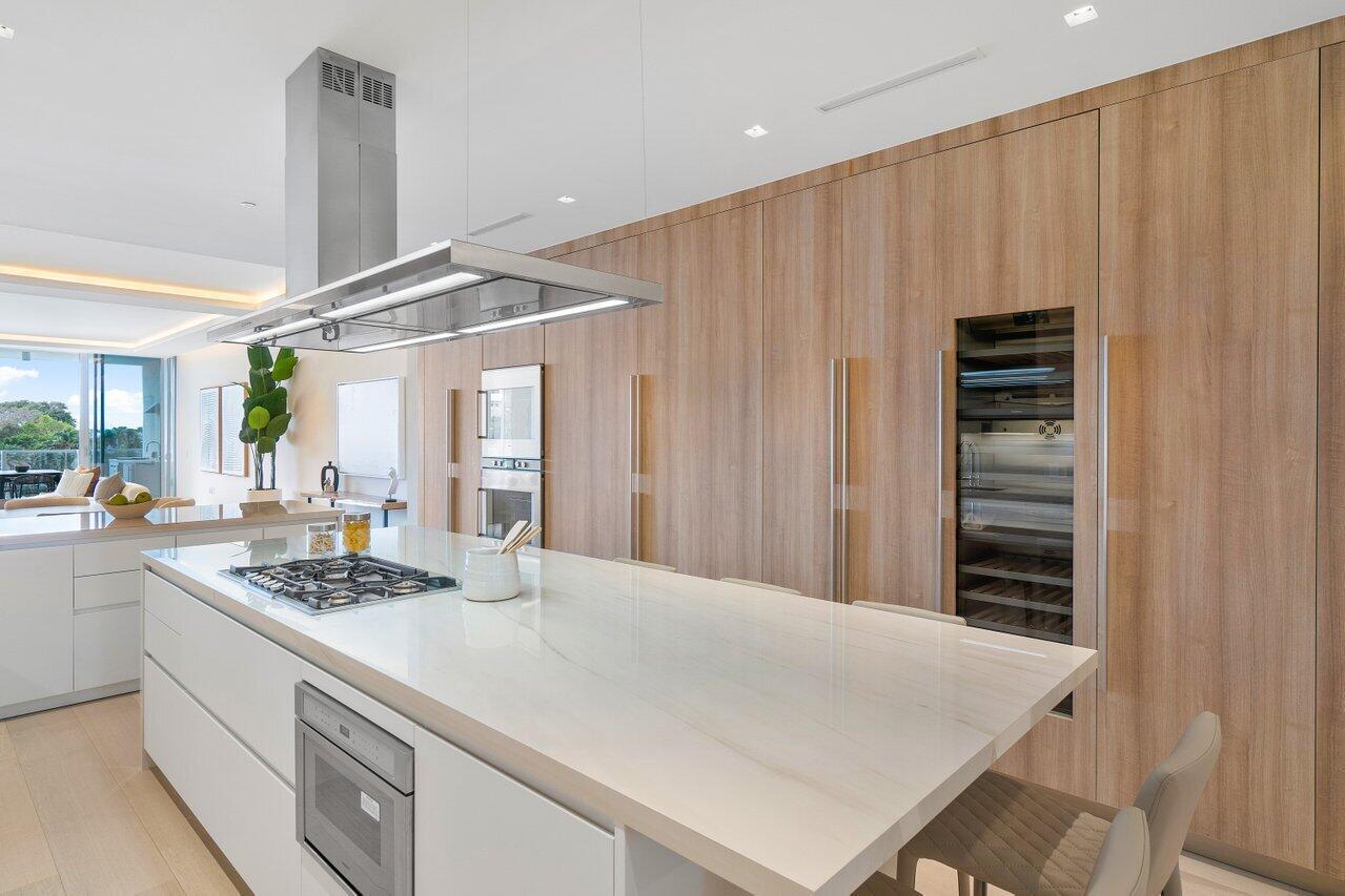 BOCA BEACH RESIDENCES - Residential