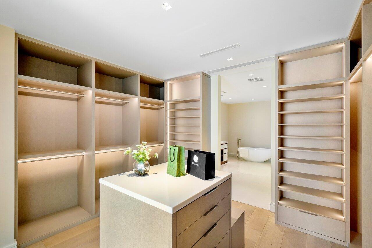 BOCA BEACH RESIDENCES - Residential