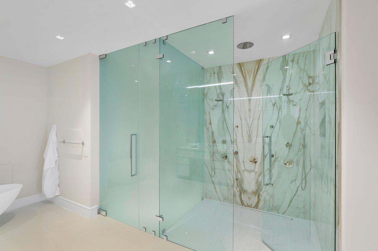 BOCA BEACH RESIDENCES - Residential