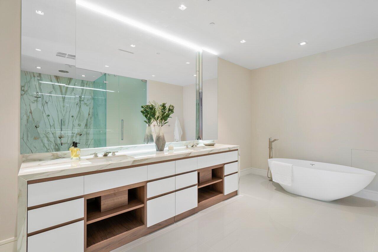 BOCA BEACH RESIDENCES - Residential