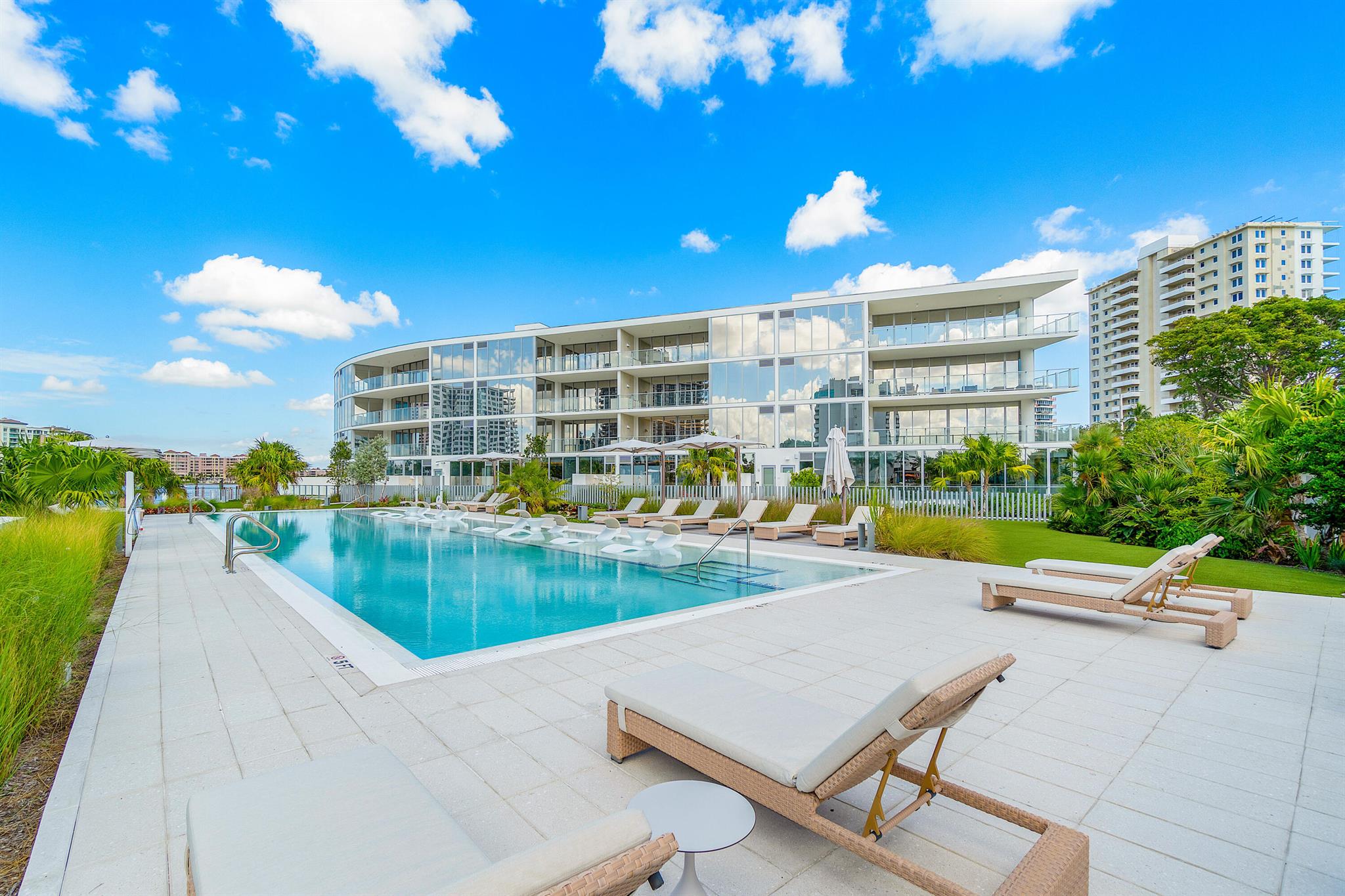 BOCA BEACH RESIDENCES - Residential