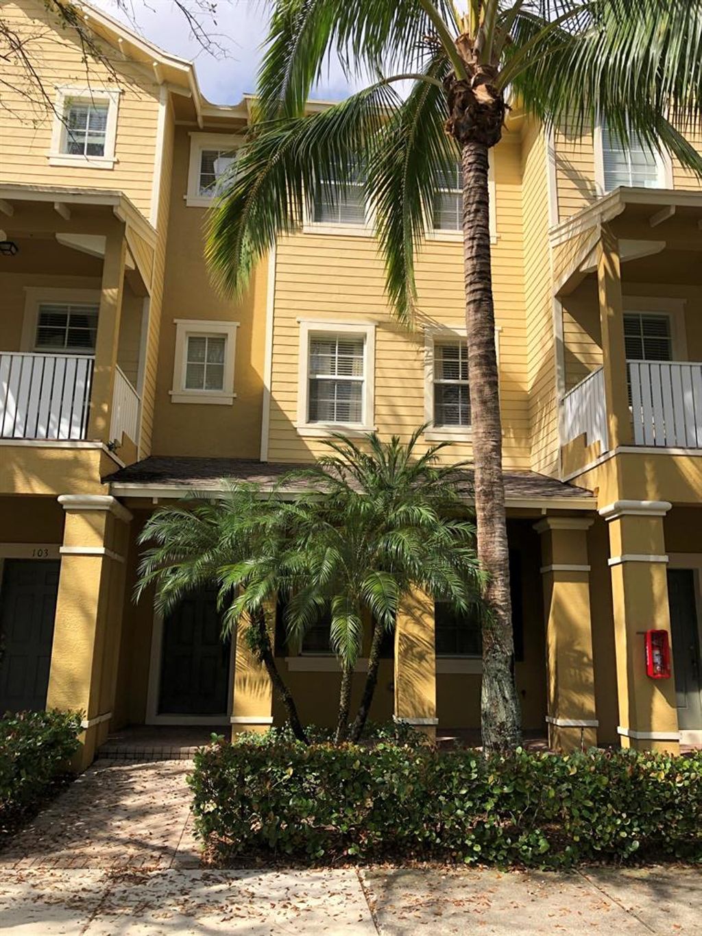 Photo of 128 W Royal Palm Circle #104, Jupiter, FL 33458 (MLS # R10692571)