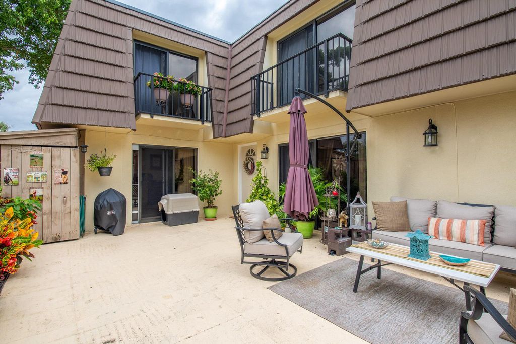 Photo of 1208 12th Court, Palm Beach Gardens, FL 33410 (MLS # R11133434)