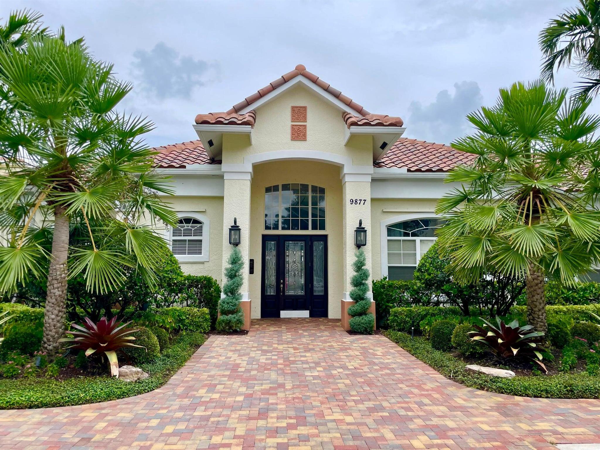 MEZZANO CONDO - Residential Lease