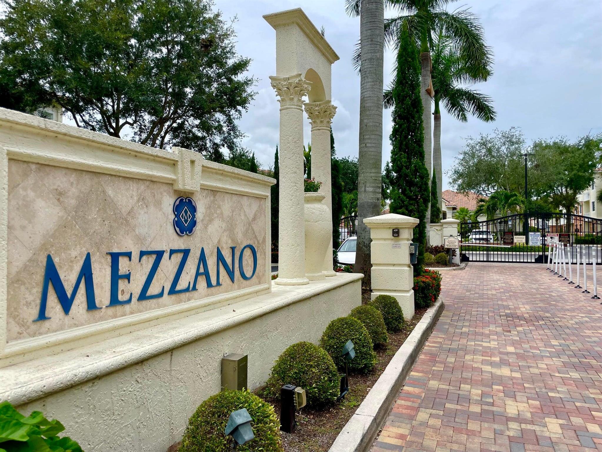 MEZZANO CONDO - Residential Lease