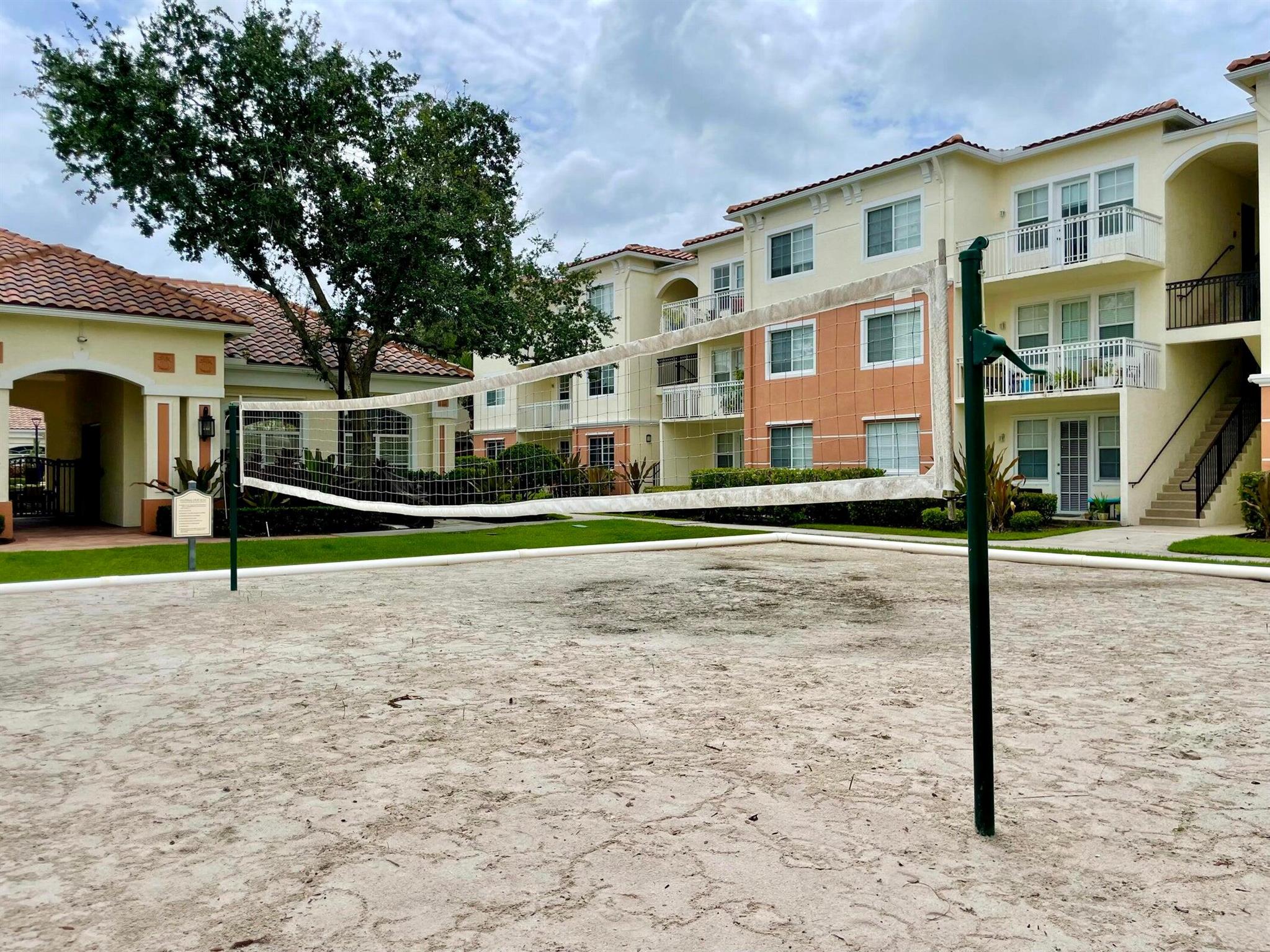 MEZZANO CONDO - Residential Lease