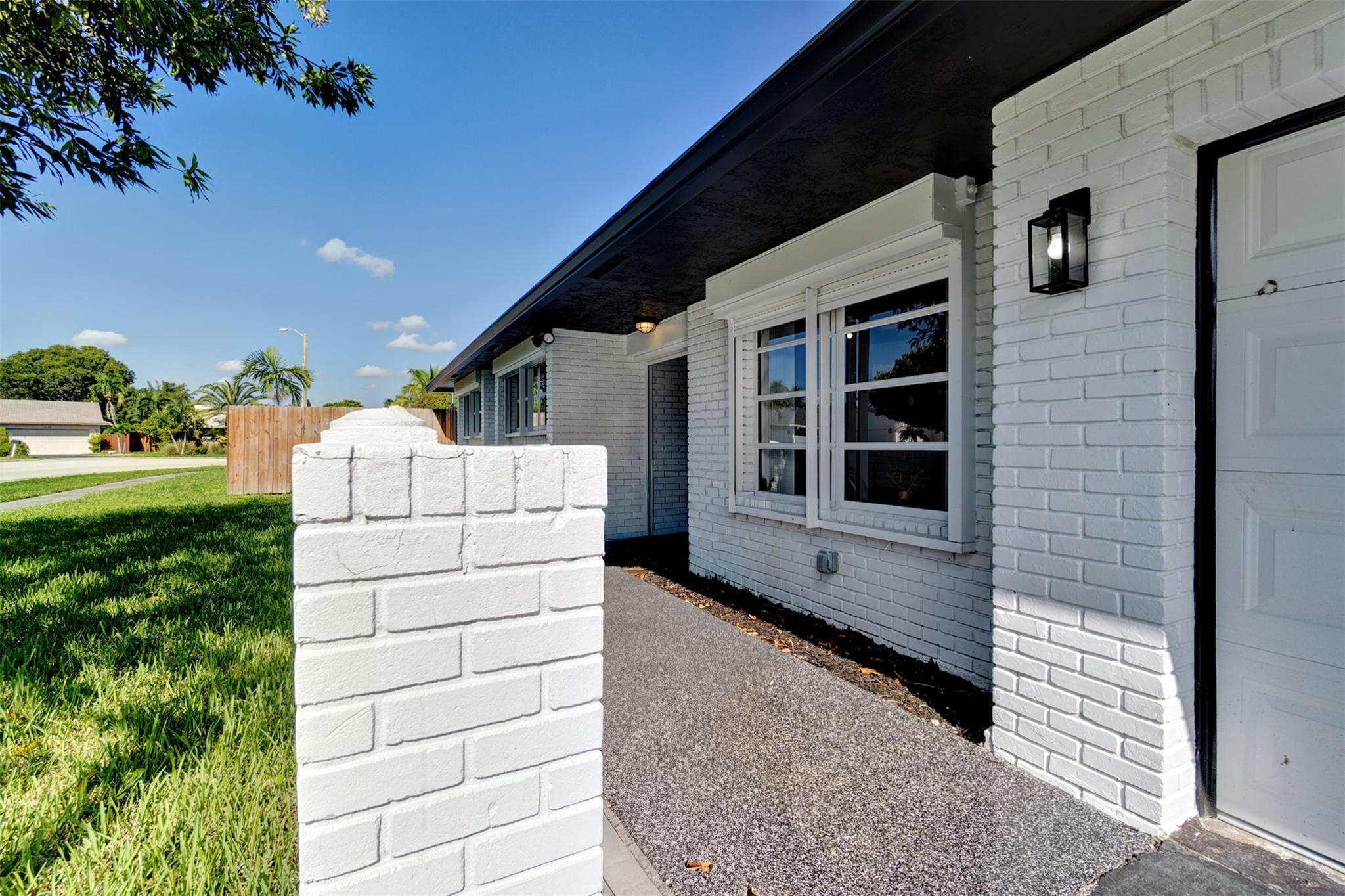 Royal Palm Lake Estates 7 - Residential Lease